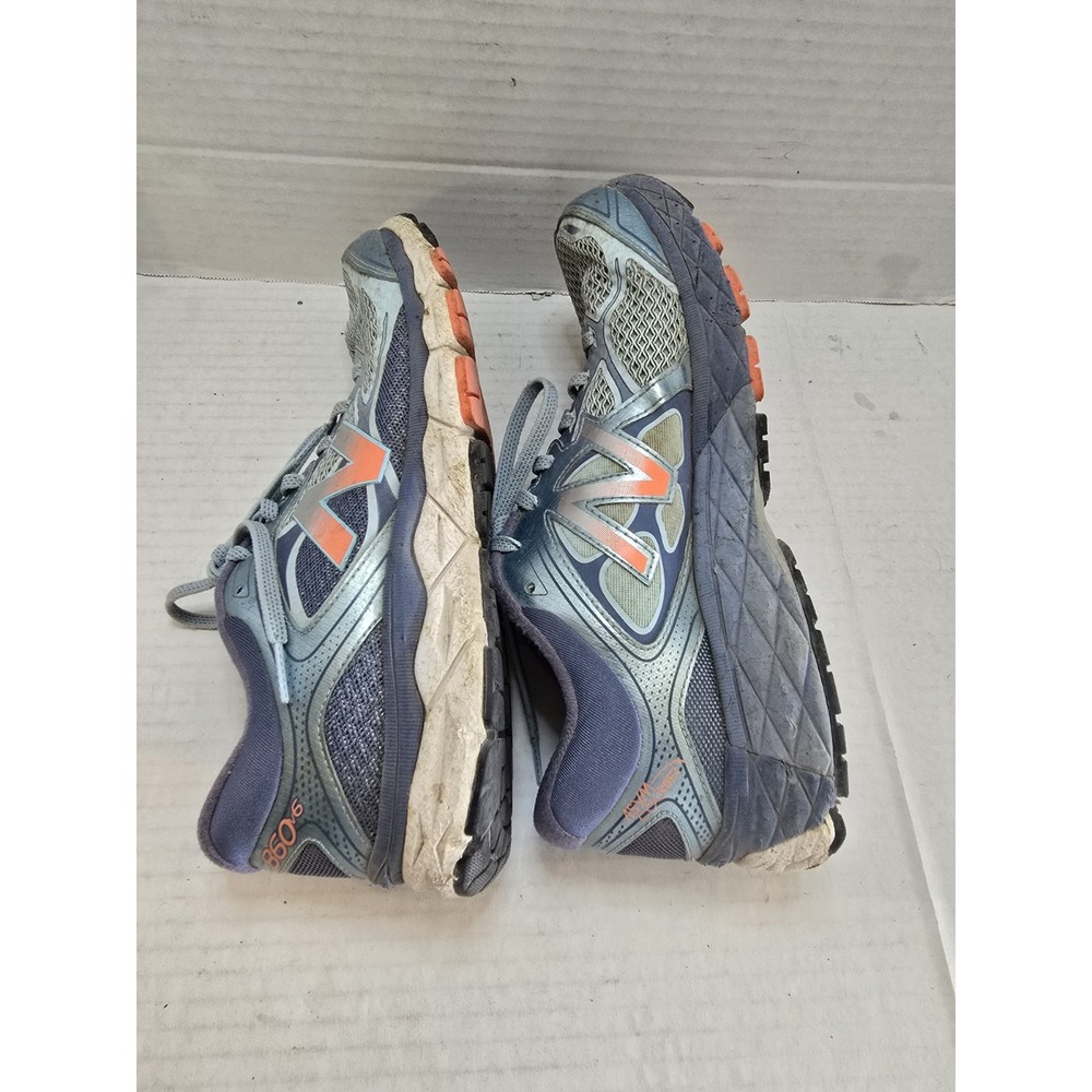 Woman‎  New Balance 860 V6